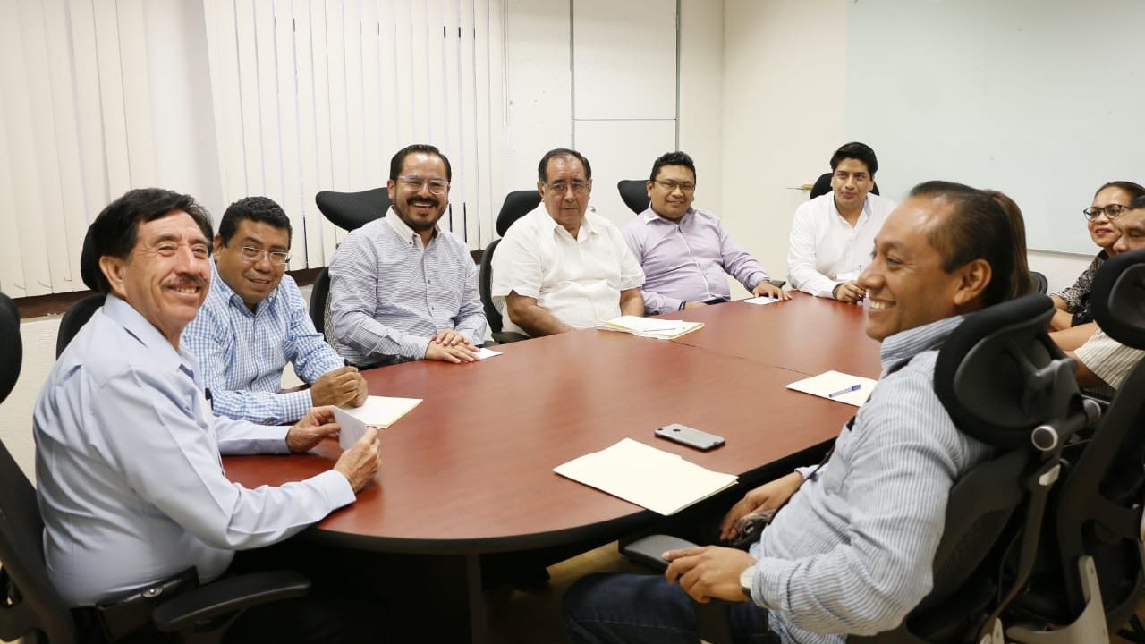 NEGOCIAN DIPUTADOS Y TRABAJADORES DE BASE PLIEGO PETITORIO 2019