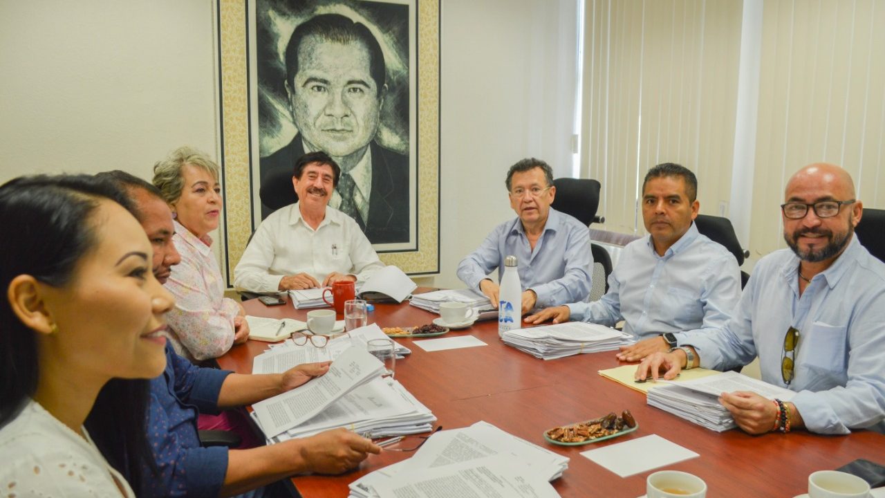 SE REÚNE CONFERENCIA PARA ANALIZAR LOS DIVERSOS TEMAS LEGISLATIVOS