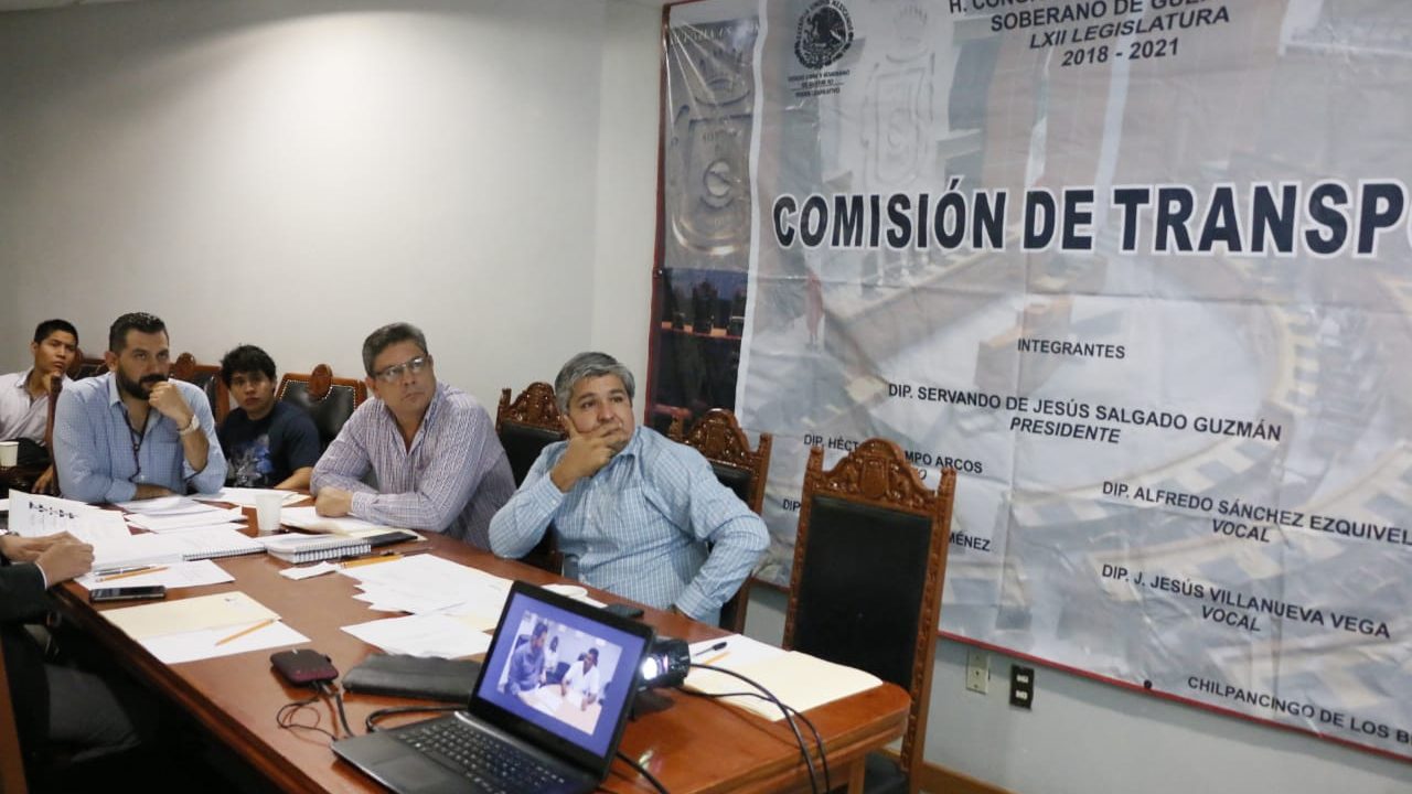 SE REÚNEN DIPUTADOS PARA REVISAR RESULTADOS DE 43 MESAS DE ANÁLISIS SOBRE LA LEY DE TRANSPORTE Y VIALIDAD