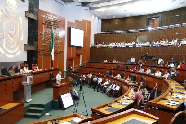 TODAS LAS INSTITUCIONES DEBEN INVOLUCRARSE EN EL MEJORAMIENTO DE LA EDUCACIÓN, COINCIDEN DIPUTADOS EN COMPARECENCIA DE SECRETARIO