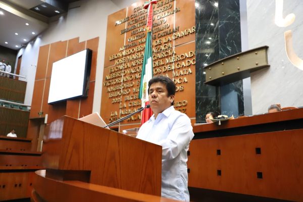 PLANTEA DIPUTADO QUE LA SICT AMPLÍE A CUATRO CARRILES Y DÉ MANTENIMIENTO AL LIBRAMIENTO DE TLAPA