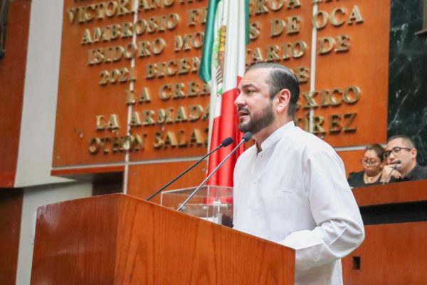 MANTIENE EL CONGRESO RUTA DE DIÁLOGO Y CONSENSO PARA DESAHOGAR TEMAS LEGISLATIVOS: URIÓSTEGUI