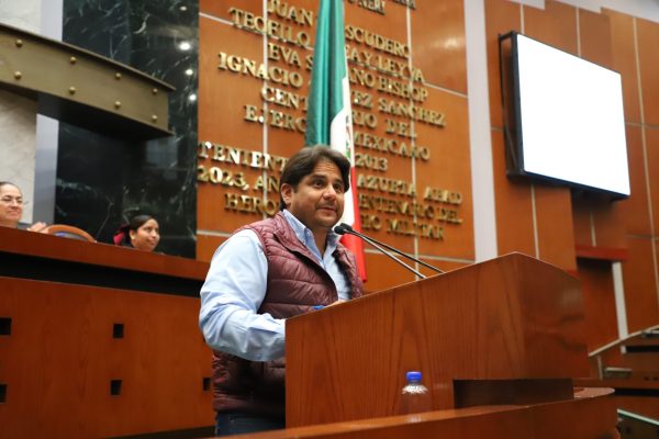ANALIZAN PROHIBIR TRANSPORTE DE MENORES DE 10 AÑOS EN MOTOCICLETAS
