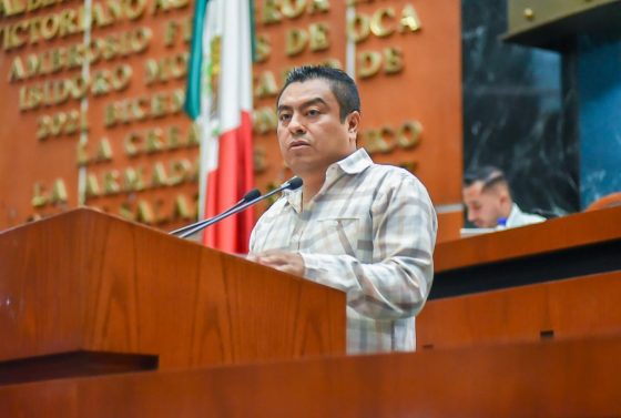 PIDE DIPUTADO MÁS RECURSOS PARA BECAS EN PREESCOLAR Y DIGITALIZAR CONSTANCIA DE NO INHABILITADO