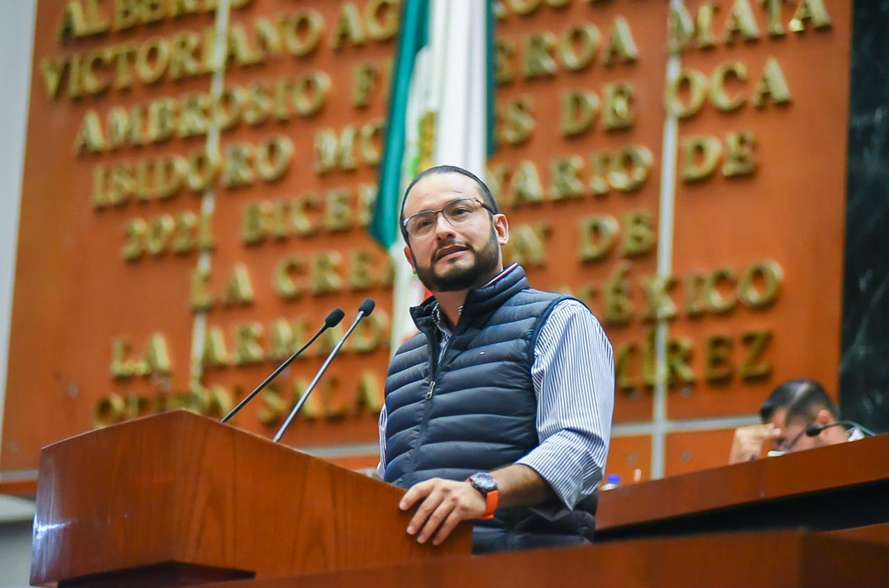 Propone diputado digitalizar trámite de becas otorgadas por el Estado