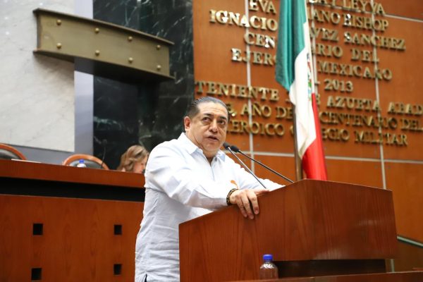 PROPONE DIPUTADO REFORMA PARA QUE INTEGRANTES DE LAS LEGISLATURAS TENGAN LOS MISMOS DERECHOS Y OBLIGACIONES