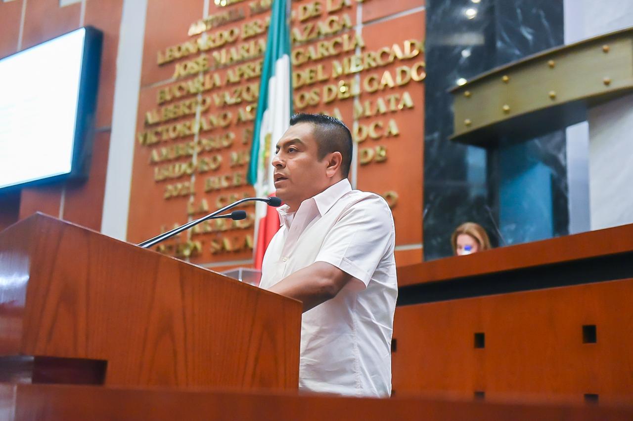 PROPONE DIPUTADO JHOBANNY JIMÉNEZ RETIRO DE ANUNCIOS QUE DESLINDA DE RESPONSABILIDAD A ESTACIONAMIENTOS