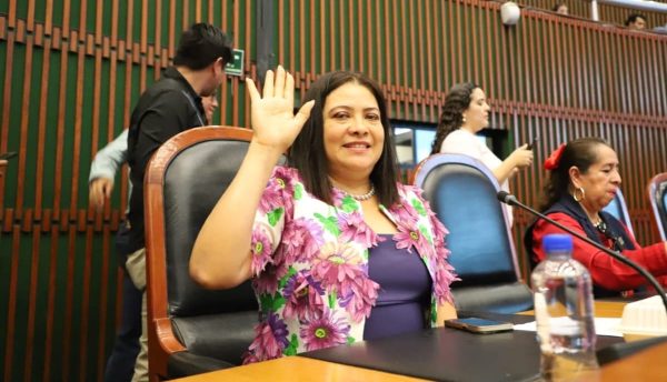 Presentan iniciativa para garantizar la paridad de género en las notarías