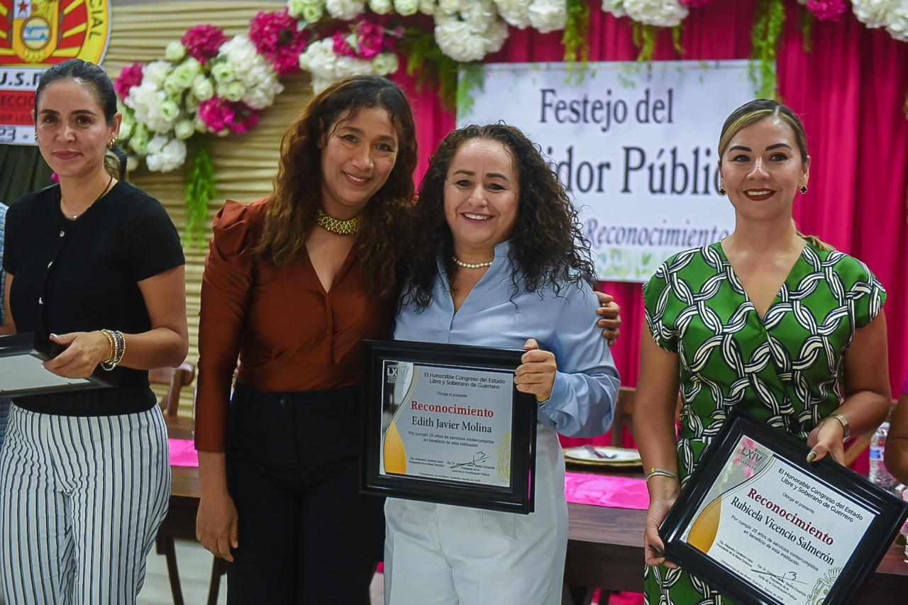Reconoce el Congreso de Guerrero a trabajadores con motivo del día del servidor público