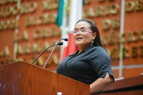 Que la honradez en el uso de recursos públicos sea una obligación constitucional, propone diputada