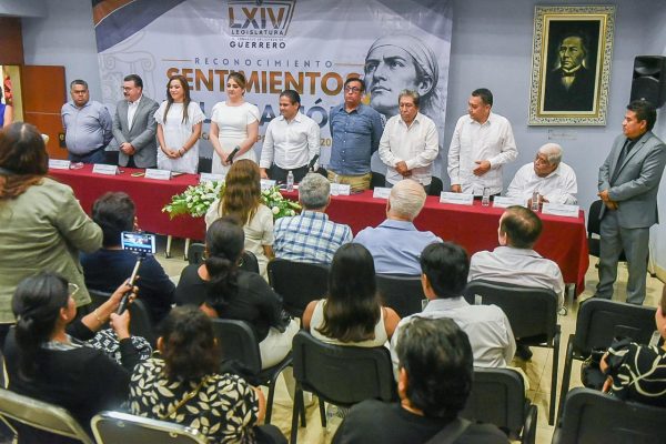 Reconoce el Congreso labor de los periodistas de Guerrero; premia trayectorias destacadas