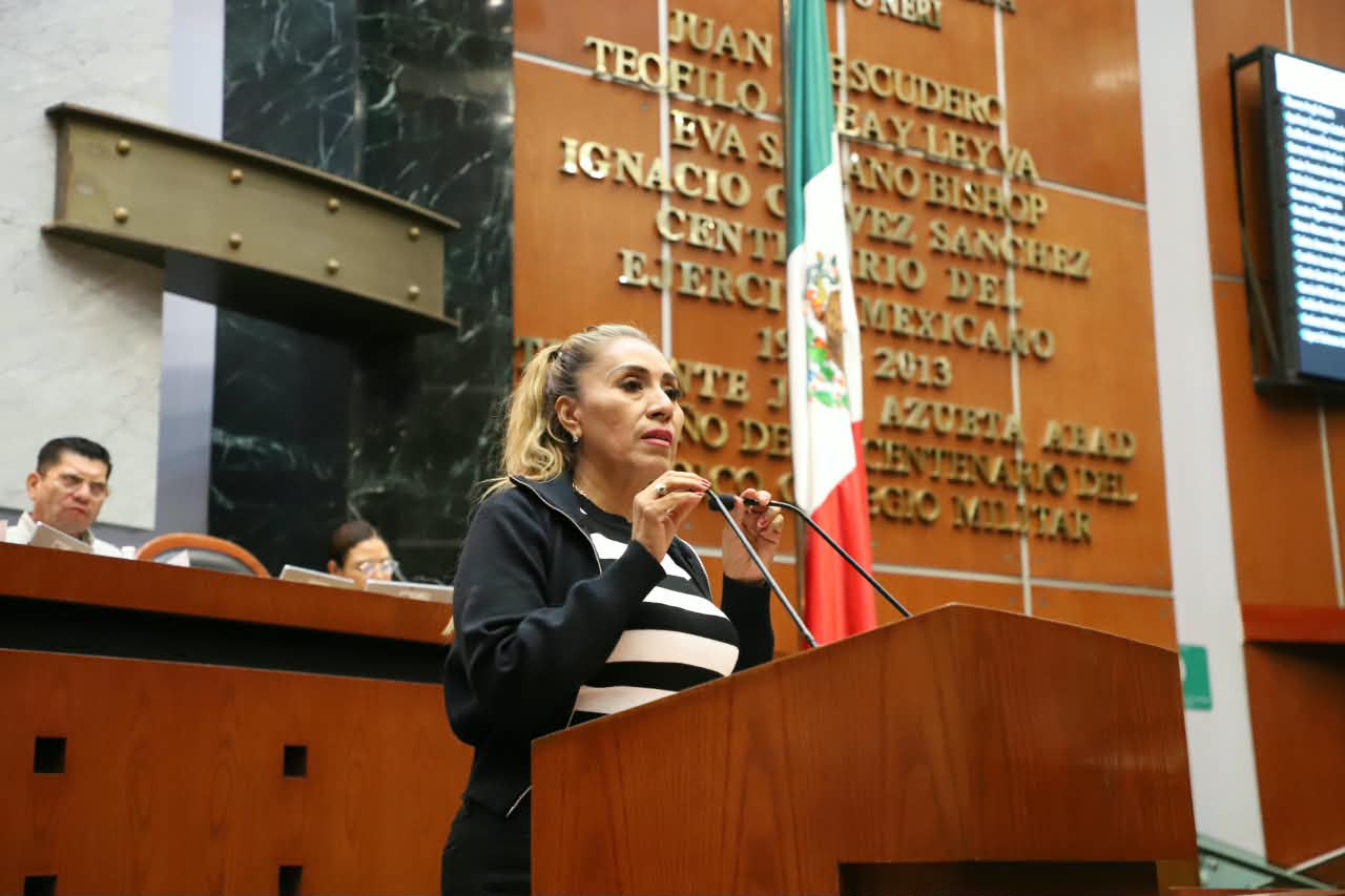 Presentan iniciativa que prohíbe la doble nacionalidad de aspirantes a la gubernatura